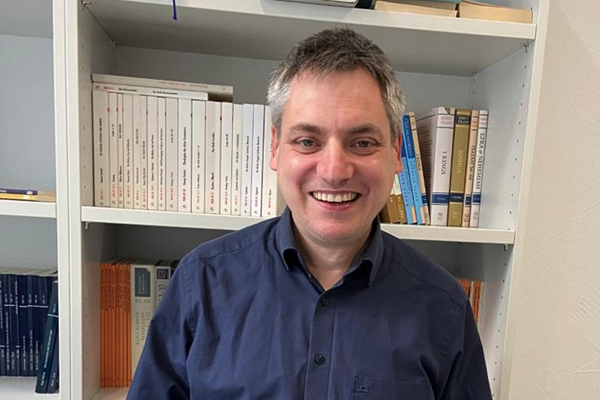 Porträtfoto Prof. Ederer